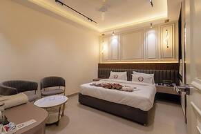 Deep Hotel