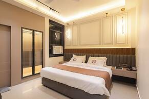 Deep Hotel