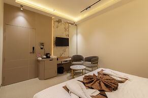 Deep Hotel