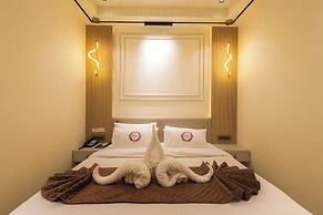 Deep Hotel