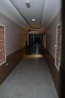 RED-35  Royal Inn