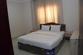 RED-35  Royal Inn