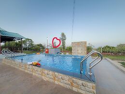 Royal Stone Resort