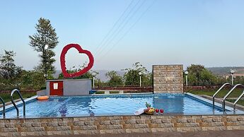 Royal Stone Resort