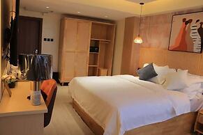 Arova Hotel