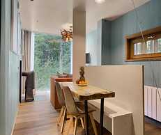 Treehouse in Tournai With Sauna & Forest Views