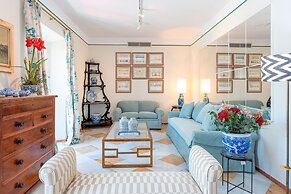 Traditional House With Private Terrace. Campamento