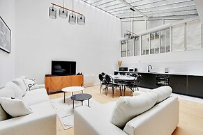 Authentique Apartment - 1br- 2P- Voltaire