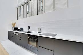 Authentique Apartment - 1br- 2P- Voltaire