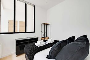 Authentique Apartment - 1br- 2P- Voltaire