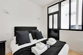 Authentique Apartment - 1br- 2P- Voltaire