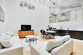 Authentique Apartment - 1br- 2P- Voltaire