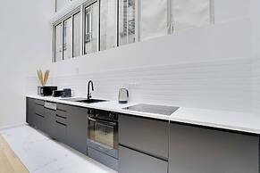 Authentique Apartment - 1br- 2P- Voltaire