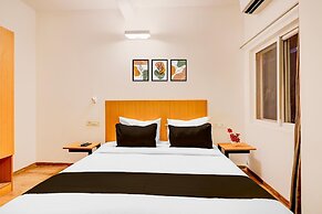 Spacious Comfort Stays Near Aerospace Museum