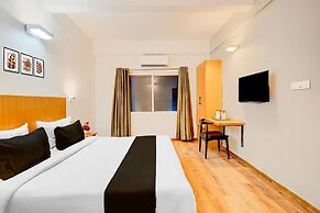 Spacious Comfort Stays Near Aerospace Museum
