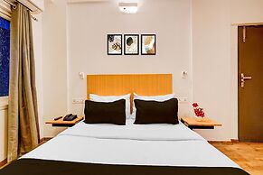 Spacious Comfort Stays Near Aerospace Museum