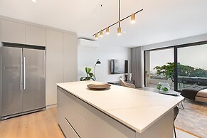 Oceanview Secure 3bed Apt Sea Point Marlo Breeze
