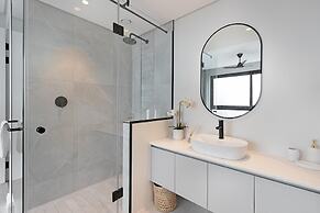 Alluring 2bed Apt w Sea Mountain Views Marlo Vale