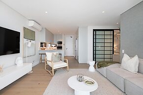 Alluring 2bed Apt w Sea Mountain Views Marlo Vale