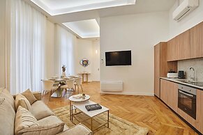 Saint Honore Luxury Apartment With AC