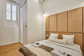 Saint Honore Luxury Apartment With AC