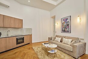 Saint Honore Luxury Apartment With AC