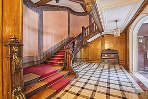 Saint Honore Luxury Apartment With AC