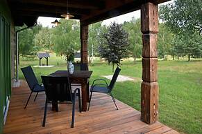 Comfortable Holiday Homes Right on the Lake