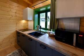 Comfortable Holiday Homes Right on the Lake