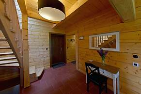 Comfortable Holiday Homes Right on the Lake