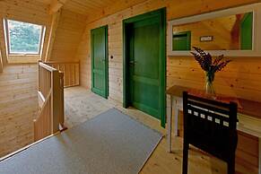 Comfortable Holiday Homes Right on the Lake