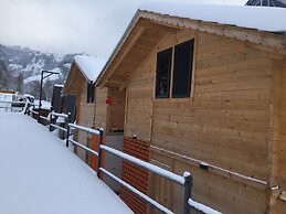 parla dağ evi