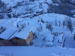 parla dağ evi