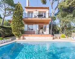Can Benet Villa With Swimming Pool