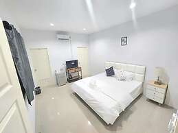 DA Airport Hotel