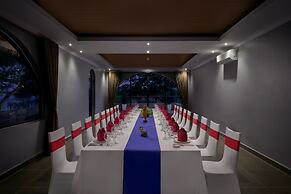 Royal Beach Resort & Residence by EHM