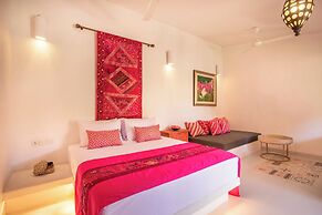 PinkPrivate Sanur - for Cool Adults Only