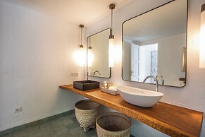 PinkPrivate Sanur - for Cool Adults Only