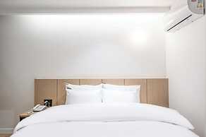 Brown Dot Hotel NamGumi