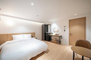Brown Dot Hotel NamGumi