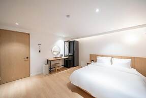 Brown Dot Hotel NamGumi