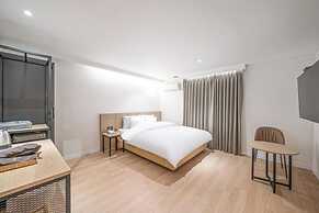 Brown Dot Hotel NamGumi