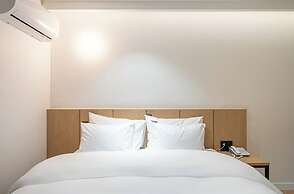 Brown Dot Hotel NamGumi