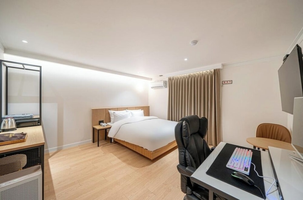 Brown Dot Hotel NamGumi