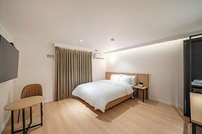 Brown Dot Hotel NamGumi