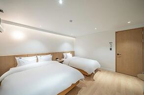 Brown Dot Hotel NamGumi