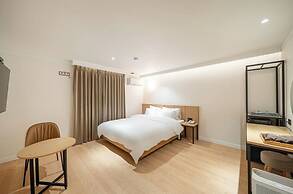 Brown Dot Hotel NamGumi