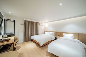 Brown Dot Hotel NamGumi