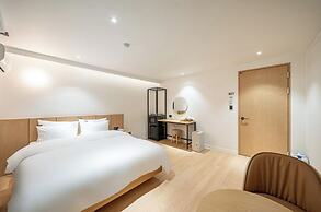 Brown Dot Hotel NamGumi