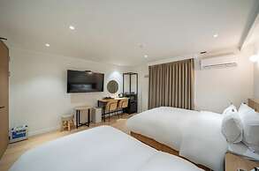 Brown Dot Hotel NamGumi
